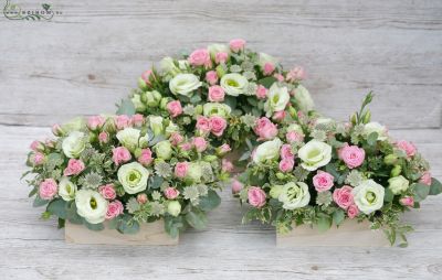 Virágküldés Budapest - Asztaldísz 1 db ( liziantusz,rózsa, astrantia, fehér, rózsaszín ), esküvő
