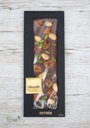 Blumenlieferung nach Budapest - chocoMe handgemachte Vollmilchschokolade mit Pekannüssen, Mandeln und Pistazien (110g)
