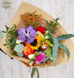 flower delivery Budapest - Colorful bouquet with ordchids, sunflower, honey bee (8 stems)