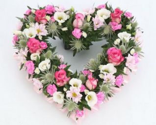 flower delivery Budapest - Heart wreath with pink white flowers (40 cm, 33 stems)