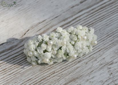 wrist corsage made of baby's breath (white)