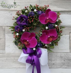 small wreath made of purple orchyds and pearls (23cm, 11st)