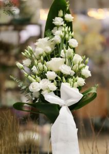 Fehér rózsa, lizintusz sírcsokor (10 szál)