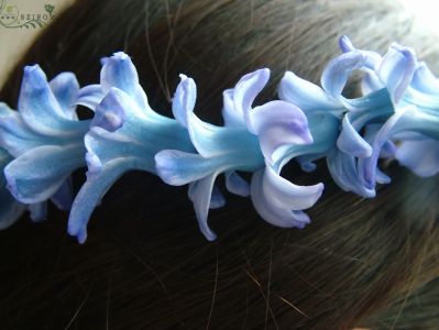 hair wreath made of hyacinths (blue)