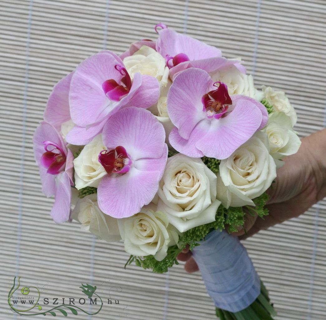 Menyasszonyi csokor rózsaszín phalaenopsis orchideával, rózsával (fehér, rózsaszín)