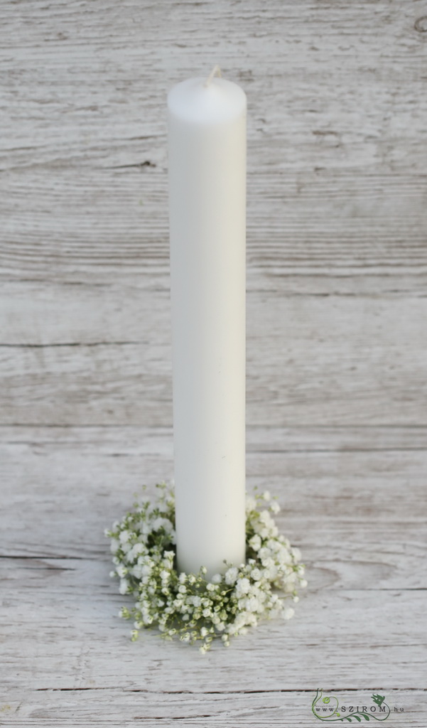 flower delivery Budapest - Babybreath wreath around candle