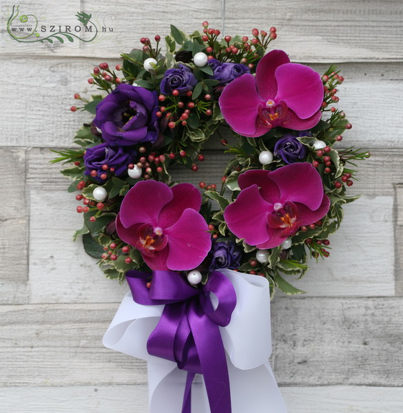 flower delivery Budapest - small wreath made of purple orchyds and pearls (23cm, 11st)