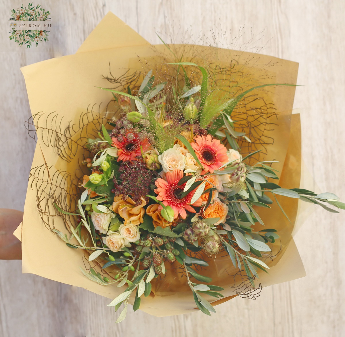 flower delivery Budapest - Rustic peach bouquet 