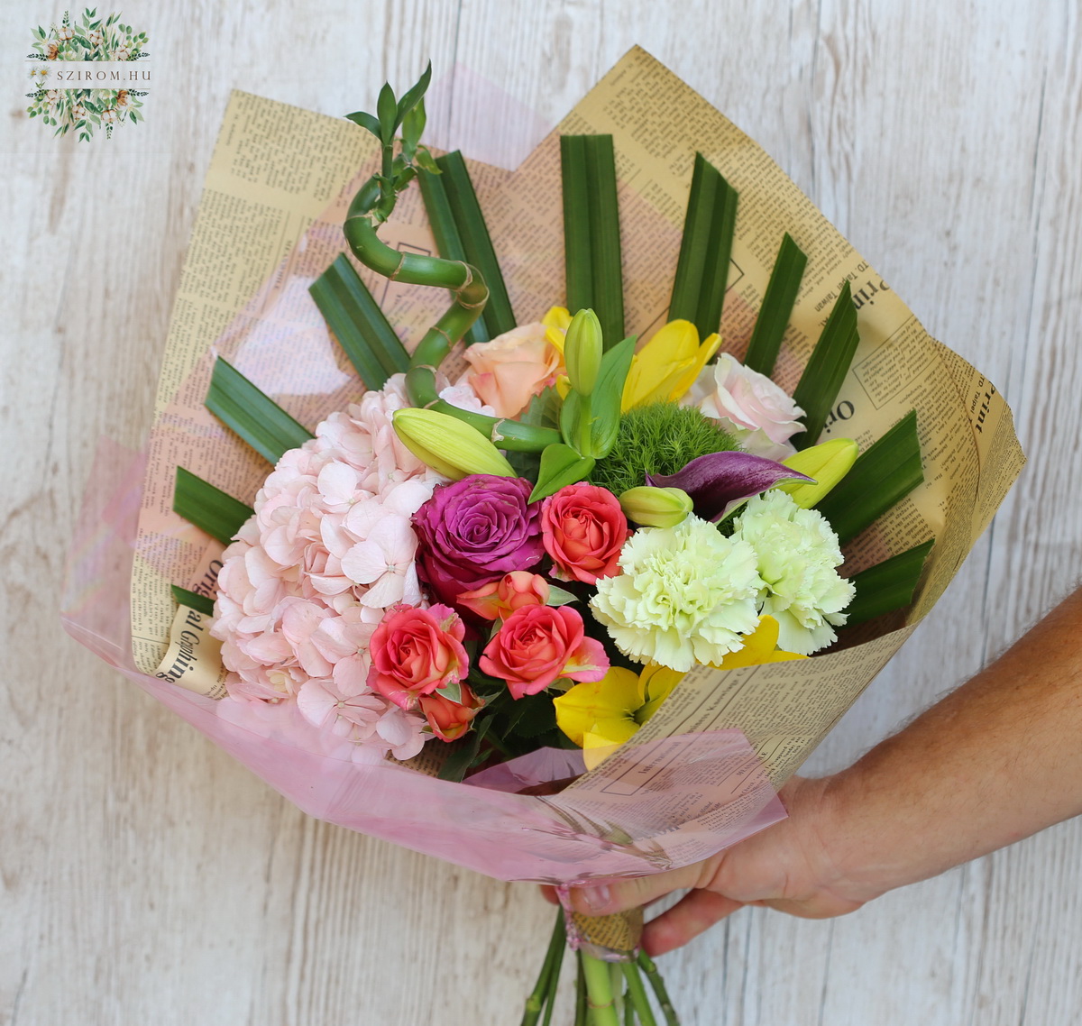 flower delivery Budapest - Colorful summer bouquet with hydrangea
