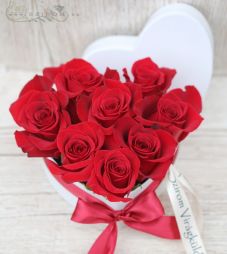 flower delivery Budapest - small heart shaped box with 8 red roses