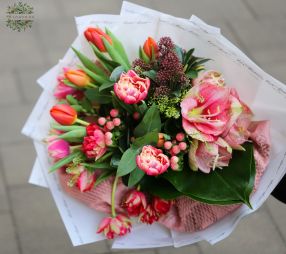 flower delivery Budapest - Tulip bouquet with amaryllis, small flowers (21 stems)