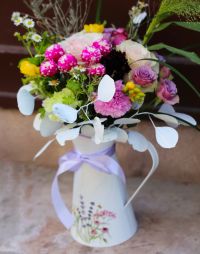 Blumenlieferung nach Budapest - Muttertags Blumen Gießkanne (19 Stiele)