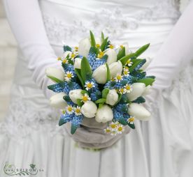 flower delivery Budapest - Bridal bouquet of tulips, muscari and camomille (white, blue)