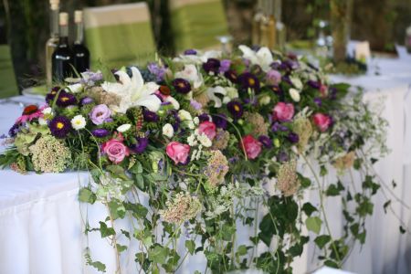 Main table centerpiece Bélapátfalva (rose, lisianthus, sedum, echinacea, aster, purple, pink, white), wedding