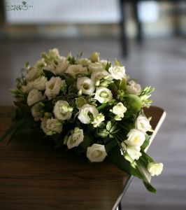Main table centerpiece Malom Bistro (lisianthus, white) , wedding