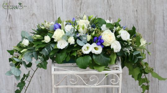 Main table centerpiece (rose, lizantus, eryngium, gentian, blue, white), wedding