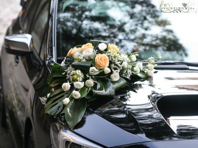 car flower  (rose, bushy rose, liziantus, eryngium, ornithogalum, white, peach)