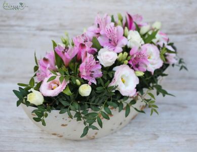 Virághajó rózsaszín virágokkal (8 szál)