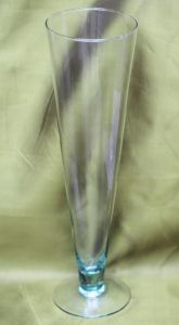 kiszélesedő üveg váza (34,5x9,5cm)