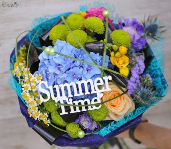 Happy summertime bouquet with hydrangea
