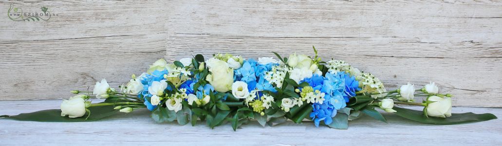 Main table centerpiece with ornithogalum (blue, white, hydrangea, lisianthus, freesia, ornithogalum)