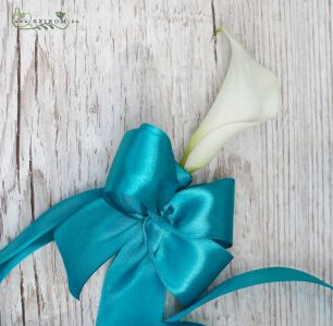 wrist corsage made of cala (white, blue)