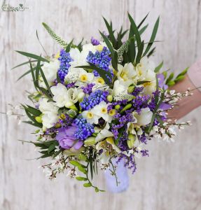 Bridal bouquet (muscari, narcissus, fresia, alstromelia, statice, eucalyptus, purple, cream)