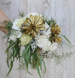 Bridal bouquet (hydrangea, rose, stonecrop, white, gold)