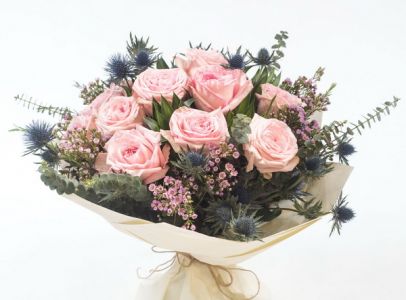 Rózsaszín rózsák iringóval, apró virágokkal (össz 24 szál)