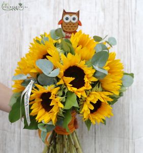 Sunflower bouquet for riding with owl