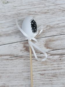 White egg with leaf pattern on wooden stick (4 cm)
