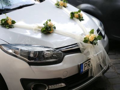 Car decoration (cream organza, peach rose)