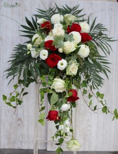 Red white cascading centerpiece (rose, lisianthus, dahlia)