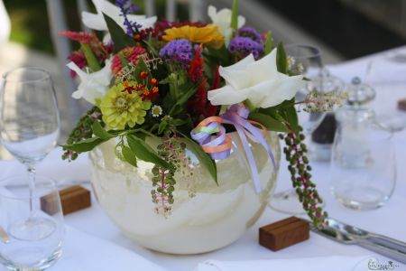 Meadow wildflowers centerpieces wiith dahlias and gladiolus Émile restaurant Budapest