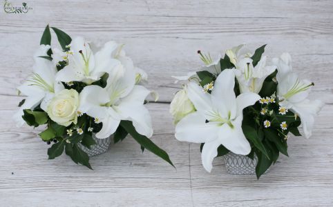 Centerpiece with white lilies 1pc, roses