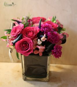 modern pink cube (21 stems)