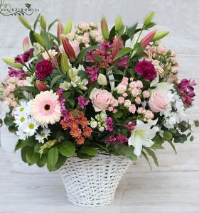 big mixed flower basket (50 st)