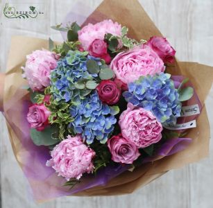 sommerbouquet with peony and hydrangea (13 st)