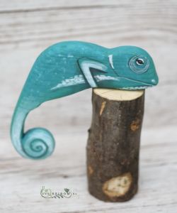 Wooden chameleon (16cm)