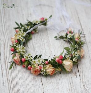 hair wreath made of rose, hypericum, wax (pink)