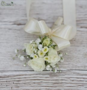 wrist corsage (spray rose, matricaria, white)