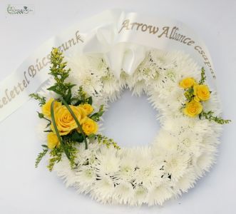 wreath made of chrysantemums ans yellow roses (37cm, 17st)