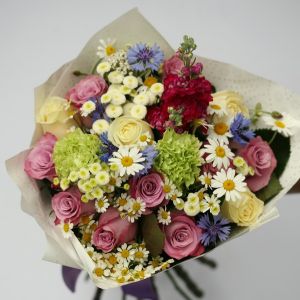 Round bouquet with 11 roses , chamomilles and meadow flowers  (26 stems)