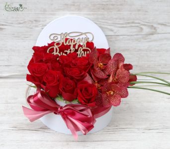 Vörös rózsa doboz vörös vanda orchideával (27 szál)