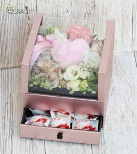 Rosegold box with drawer filled with chocolate, and with plush heart