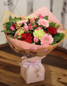 Pink bouquet in bouquet paper with hearts, paper vase (26 stems)