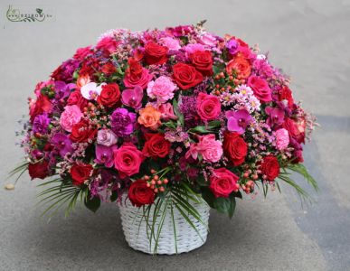 Giant hot pink flower basket (215 stems)