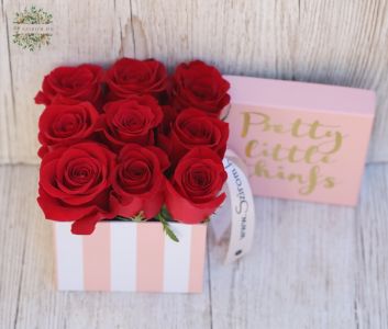 9 red roses in square box