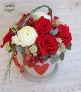 Rose buttercup mug with hypericum berries