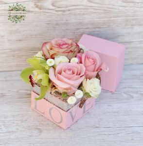 Small flower cube LOVE